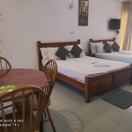 Oasis Beach Resort Negombo Eksteriør billede