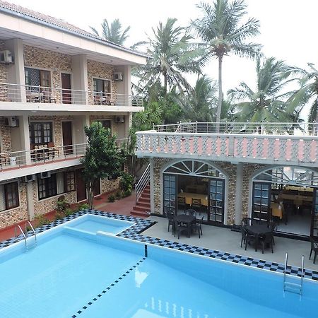 Oasis Beach Resort Negombo Eksteriør billede