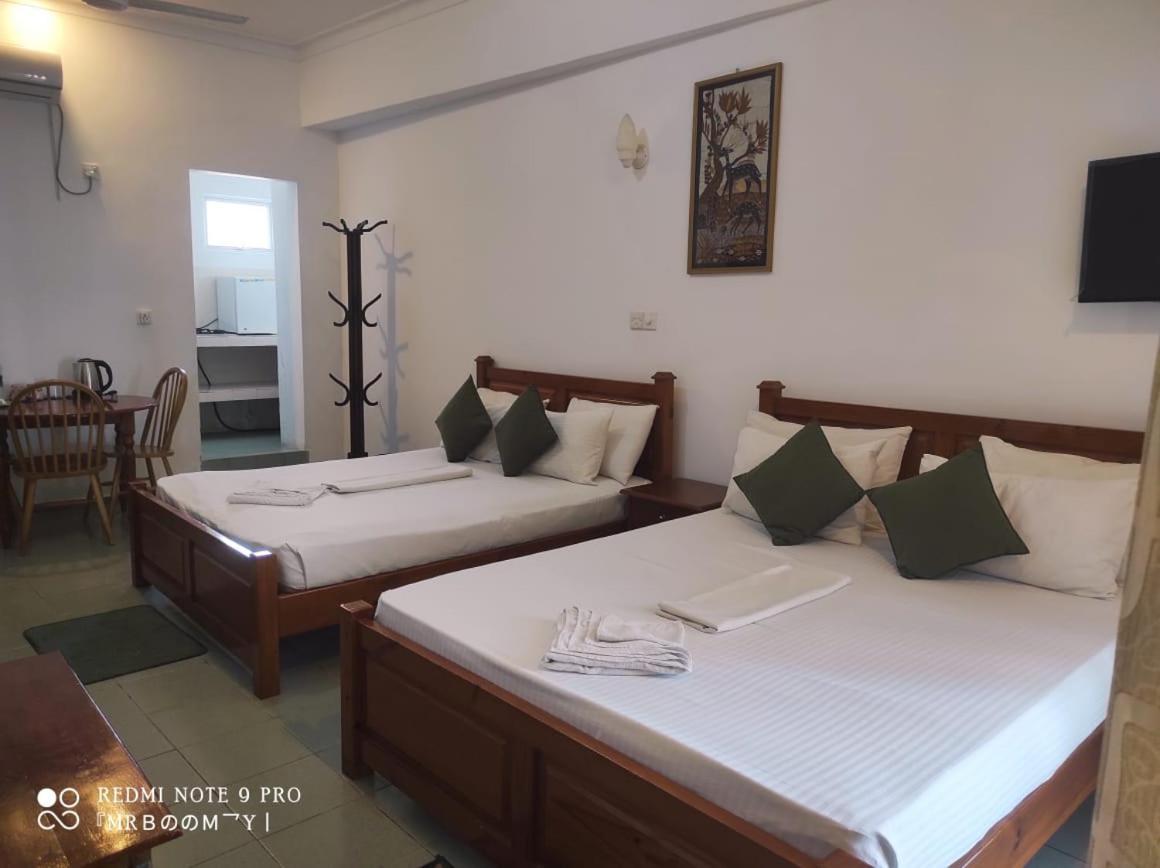 Oasis Beach Resort Negombo Eksteriør billede
