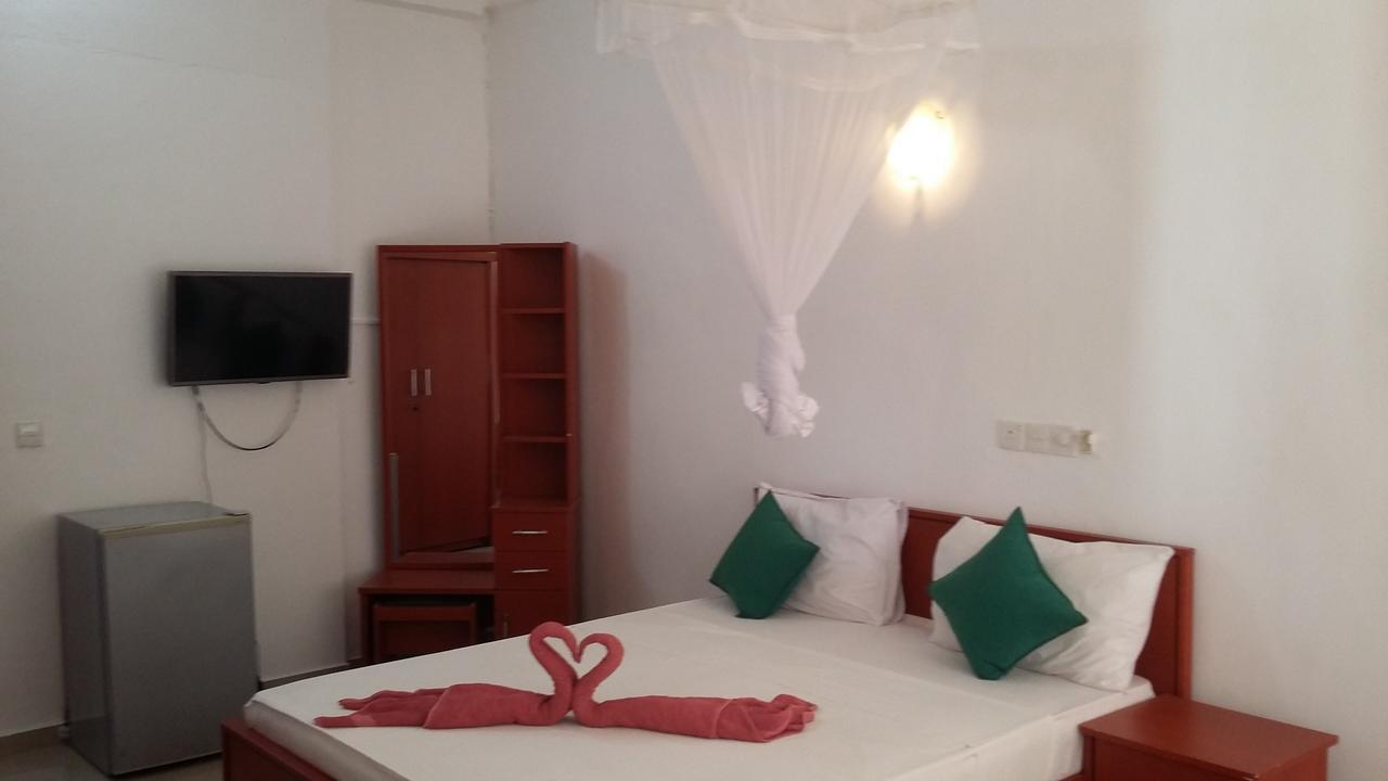 Oasis Beach Resort Negombo Eksteriør billede
